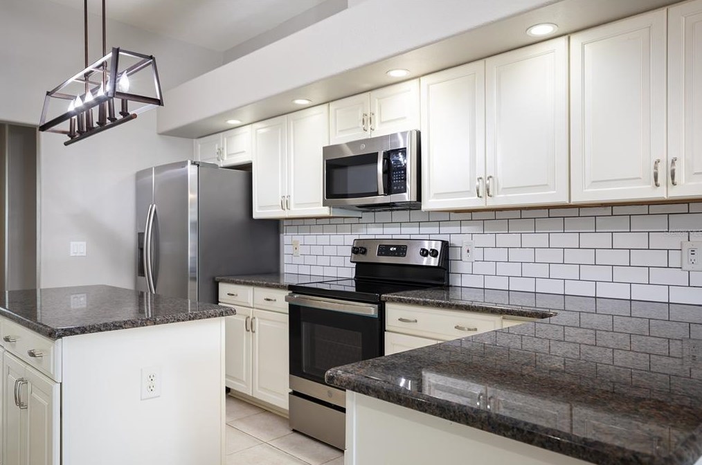 290 Leslie Ln, Lake Mary FL 32746-3845 exterior