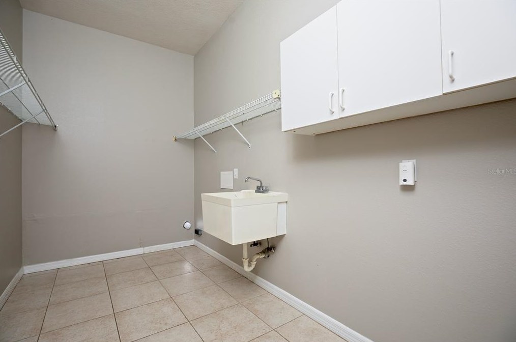 290 Leslie Ln, Lake Mary FL 32746-3845 exterior