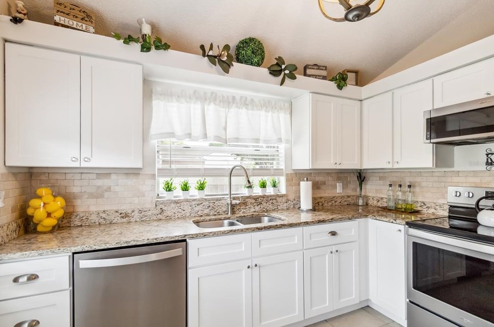 201 Cervidae Dr, Apopka FL  32703-3112 exterior