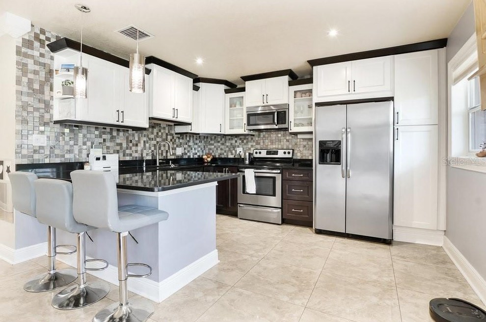 2819 Sanka Dr, Orlando, FL 32826-3337