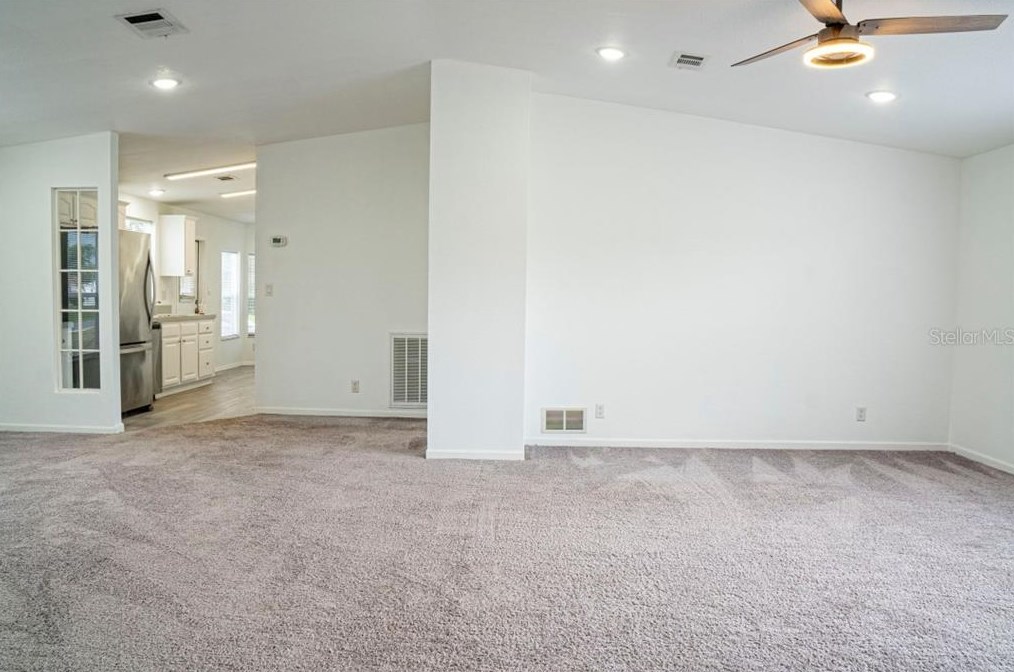 3720 Silver Lake Dr, Kissimmee FL  34744-9469 exterior