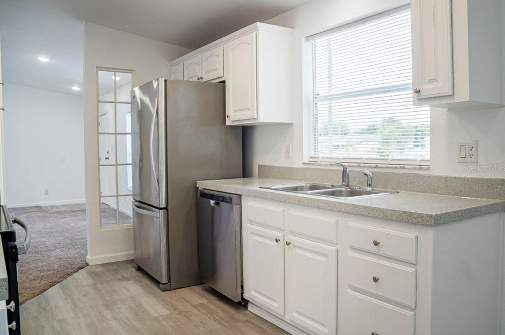 3720 Silver Lake Dr, Kissimmee FL  34744-9469 exterior