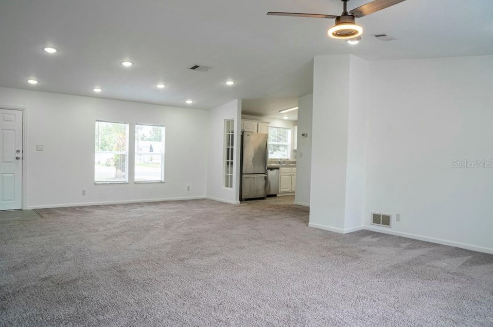 3720 Silver Lake Dr, Kissimmee FL  34744-9469 exterior