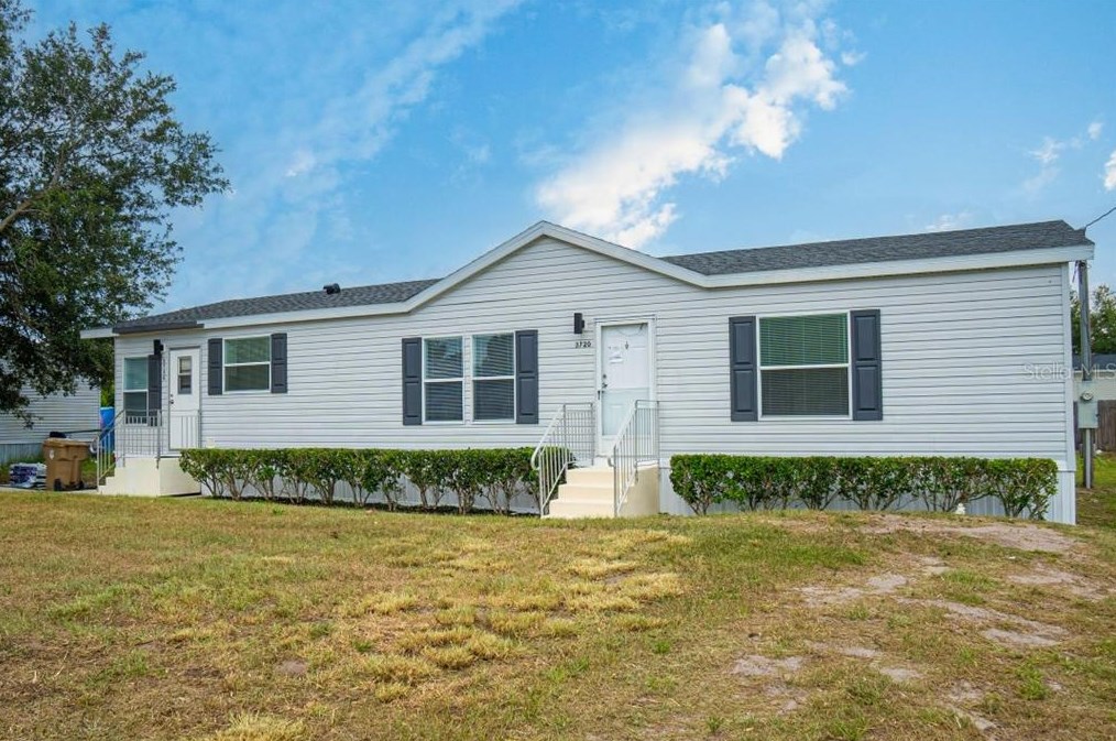 3720 Silver Lake Dr, Kissimmee, FL 34744-9469