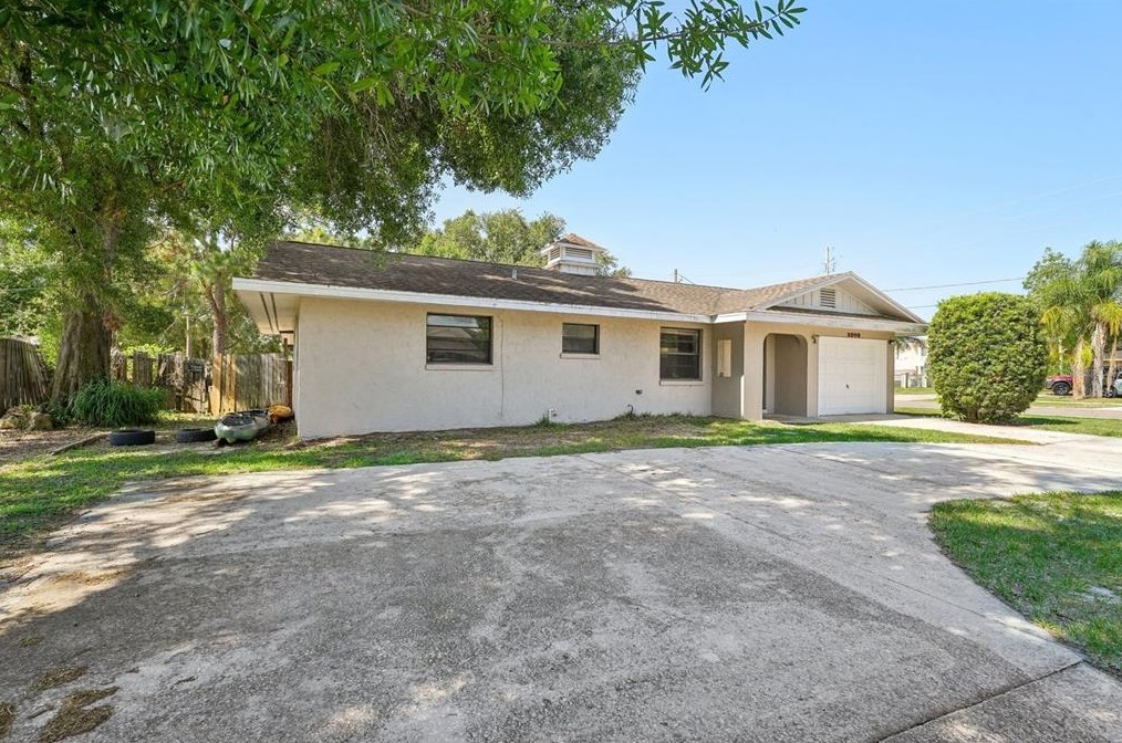 2090 Hartridge Ter, Winter Haven, FL 33881-1222
