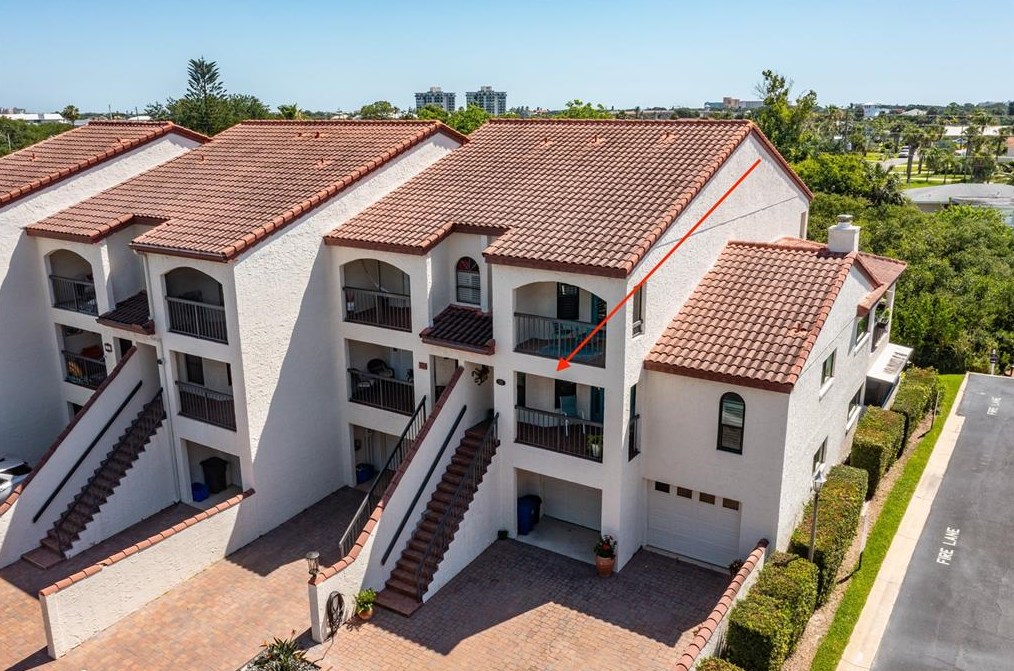 137 Marina Bay Dr, New Smyrna FL 32169-5318 exterior