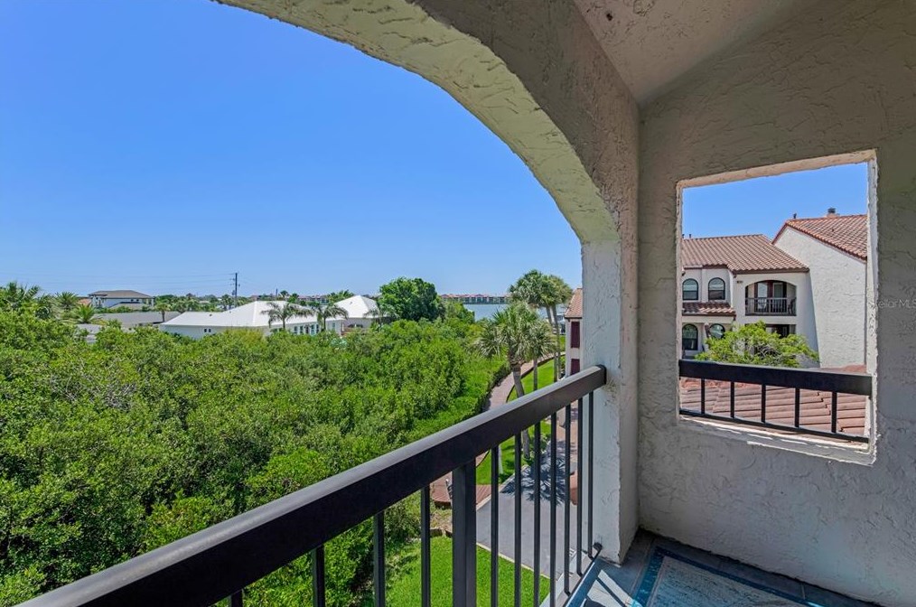 137 Marina Bay Dr, New Smyrna FL 32169-5318 exterior