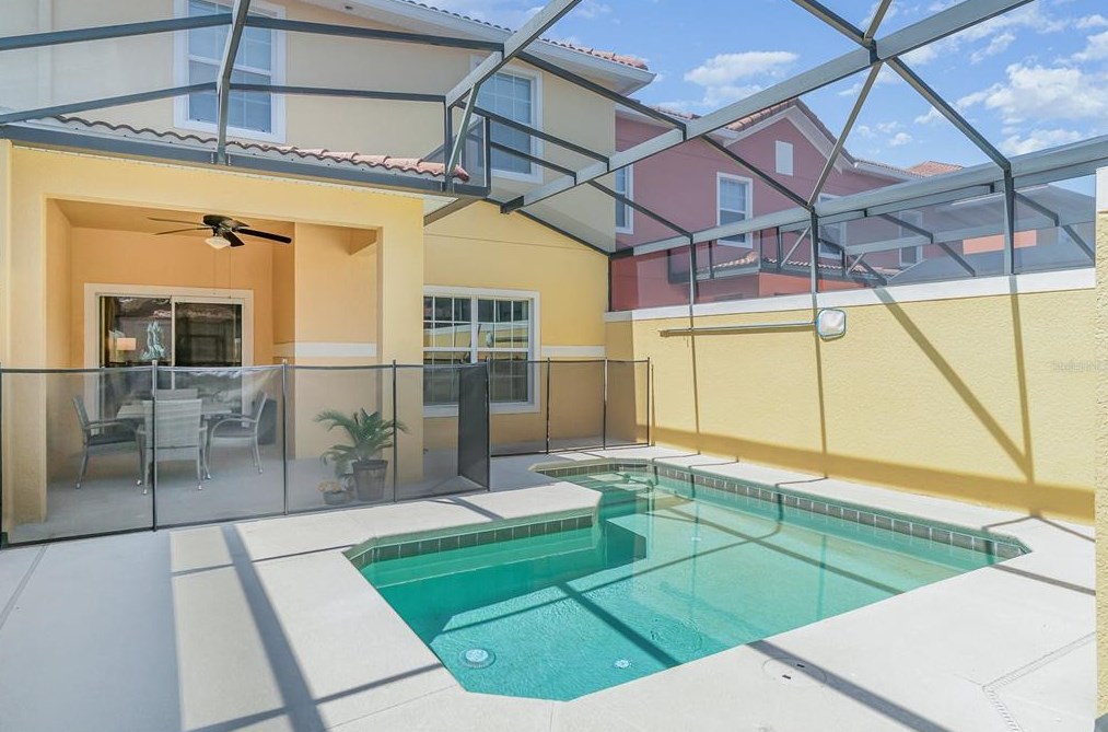 8955 California Palm Rd, Kissimmee FL 34747-1575 exterior