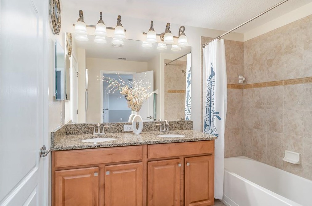 8955 California Palm Rd, Kissimmee FL 34747-1575 exterior