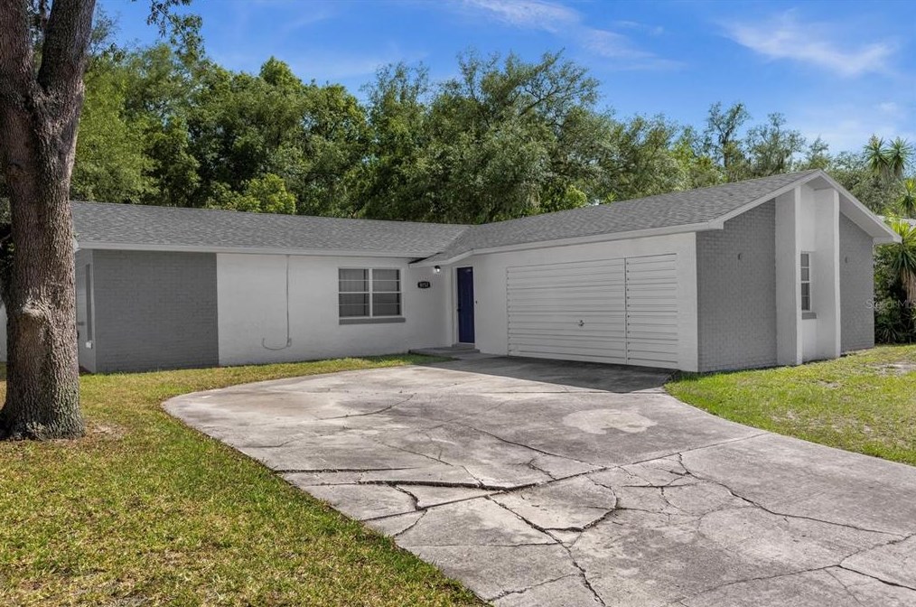 8152 Bucksaw Dr, Orlando, FL 32817-2472