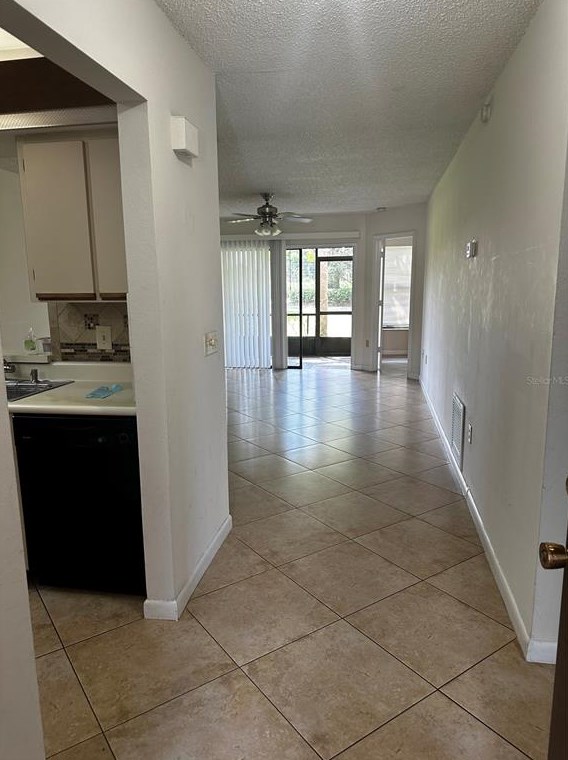 3100 S Semoran Blvd #11, Orlando, FL 32822