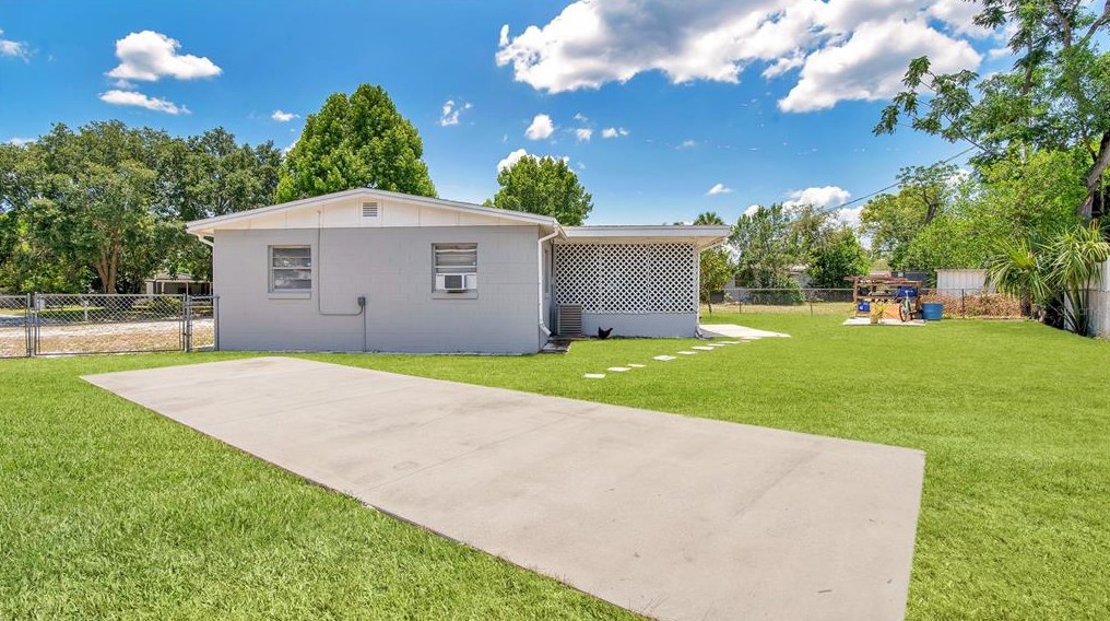2338 Vincent Rd, Orlando FL  32817-4326 exterior