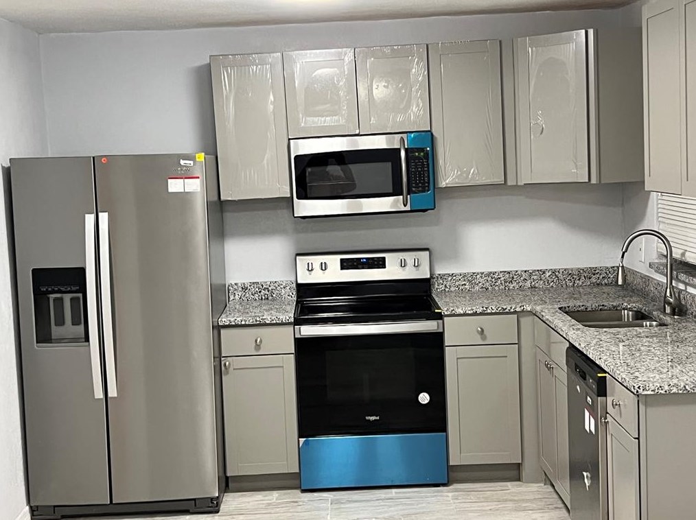 907 Sunniland Dr, Orlando, FL 32808-7228