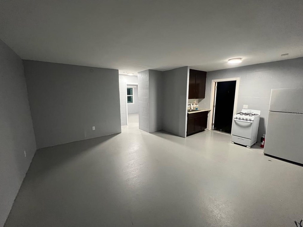 329 N Caroline St, Daytona Beach, FL 32114
