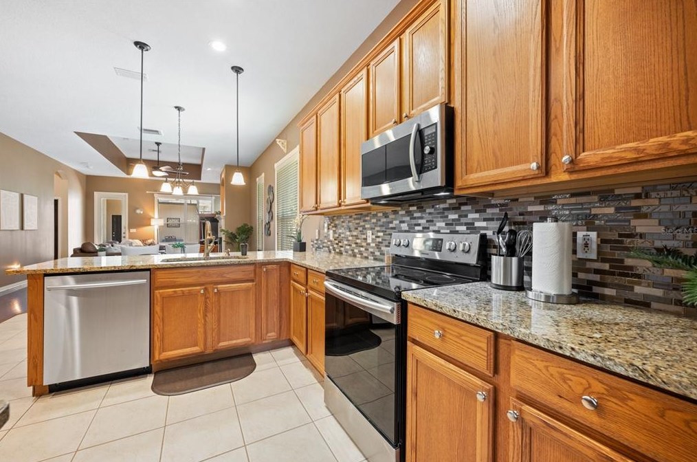 130 Avery Lake Dr, Casselberry FL  32708-5185 exterior