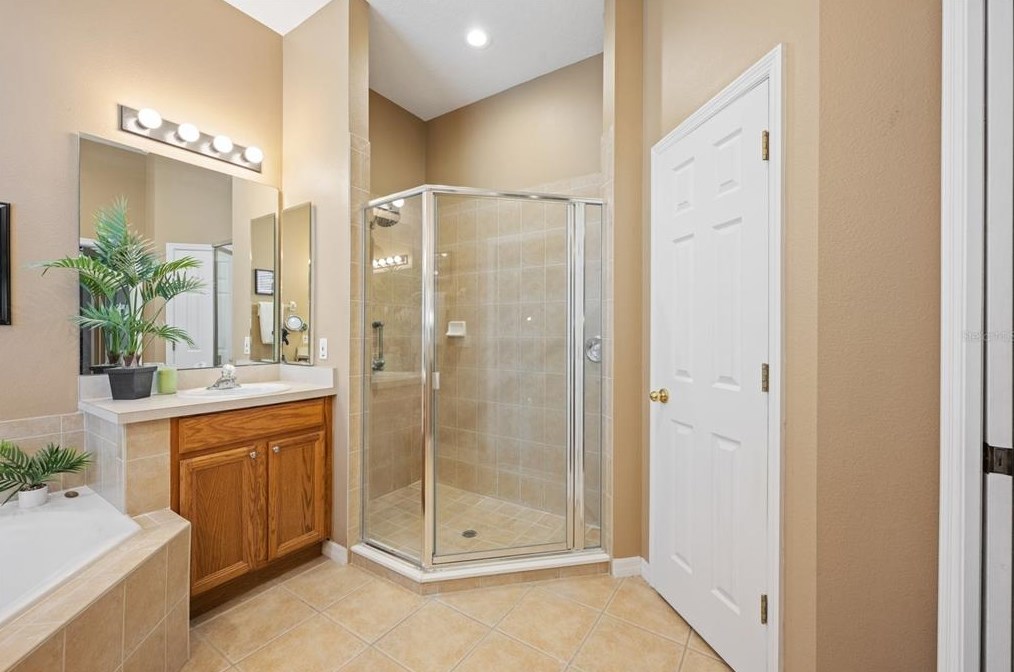 130 Avery Lake Dr, Casselberry FL  32708-5185 exterior