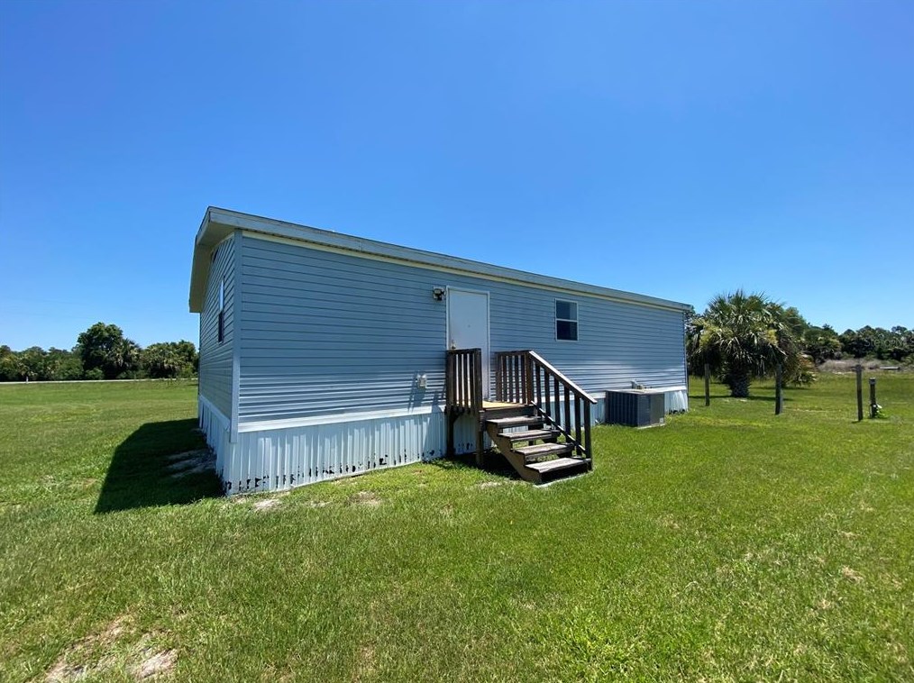 26750 Pelican St, Eustis, FL 32736