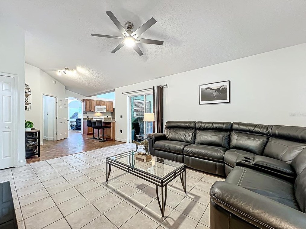 4818 Pierce Arrow Dr, Apopka FL 32712-6039 exterior