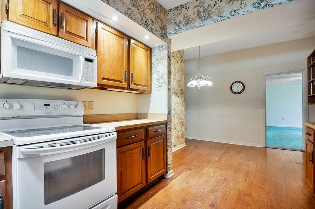 1401 Canberra Ave, Orlando FL  32806-1779 exterior