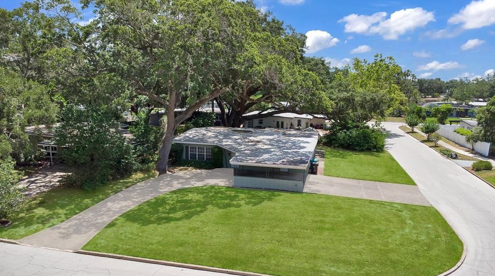 1401 Canberra Ave, Orlando FL  32806-1779 exterior