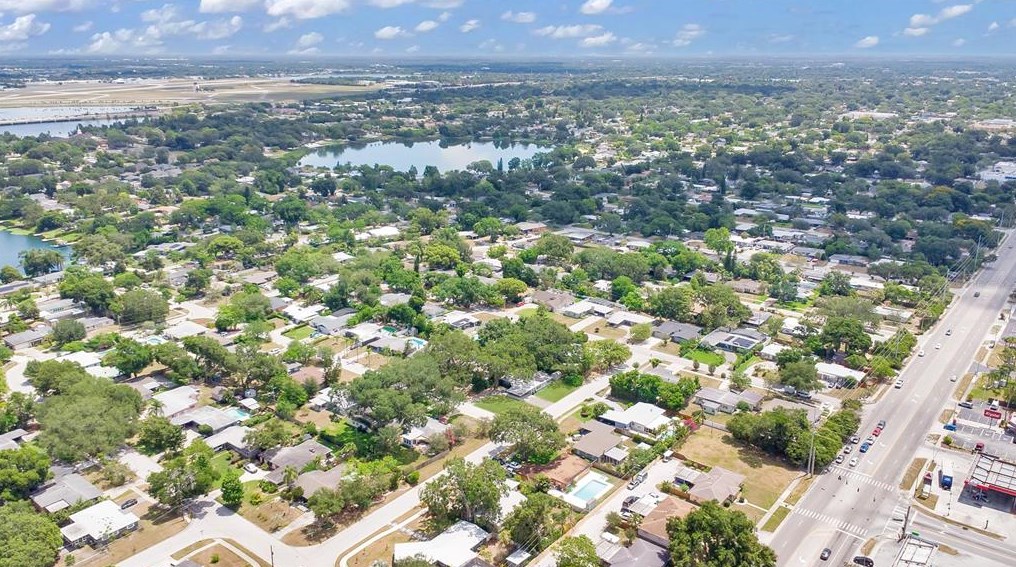 1401 Canberra Ave, Orlando FL  32806-1779 exterior