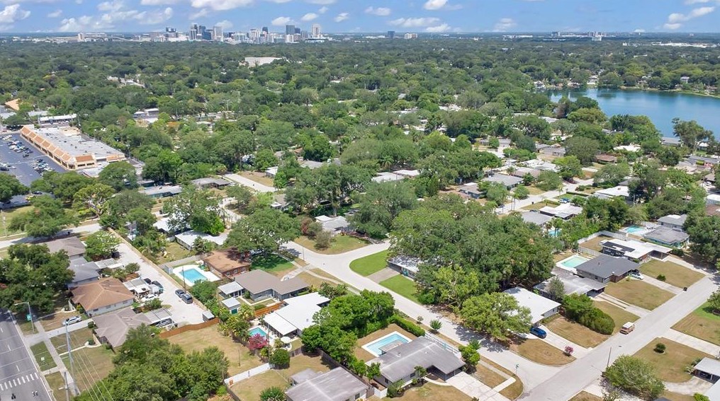 1401 Canberra Ave, Orlando FL  32806-1779 exterior