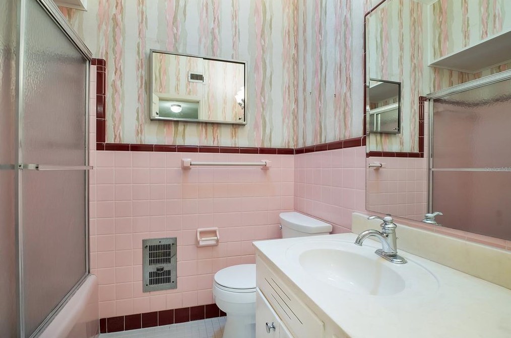 1401 Canberra Ave, Orlando FL  32806-1779 exterior