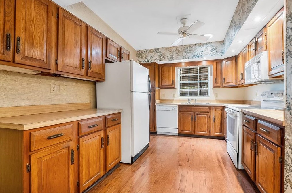 1401 Canberra Ave, Orlando FL  32806-1779 exterior