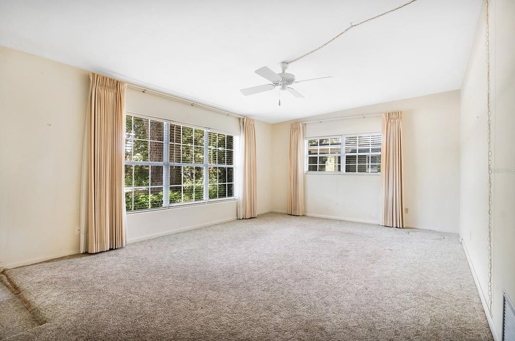 1401 Canberra Ave, Orlando FL  32806-1779 exterior