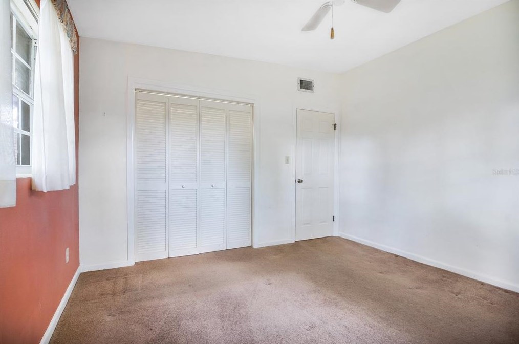 1401 Canberra Ave, Orlando FL  32806-1779 exterior