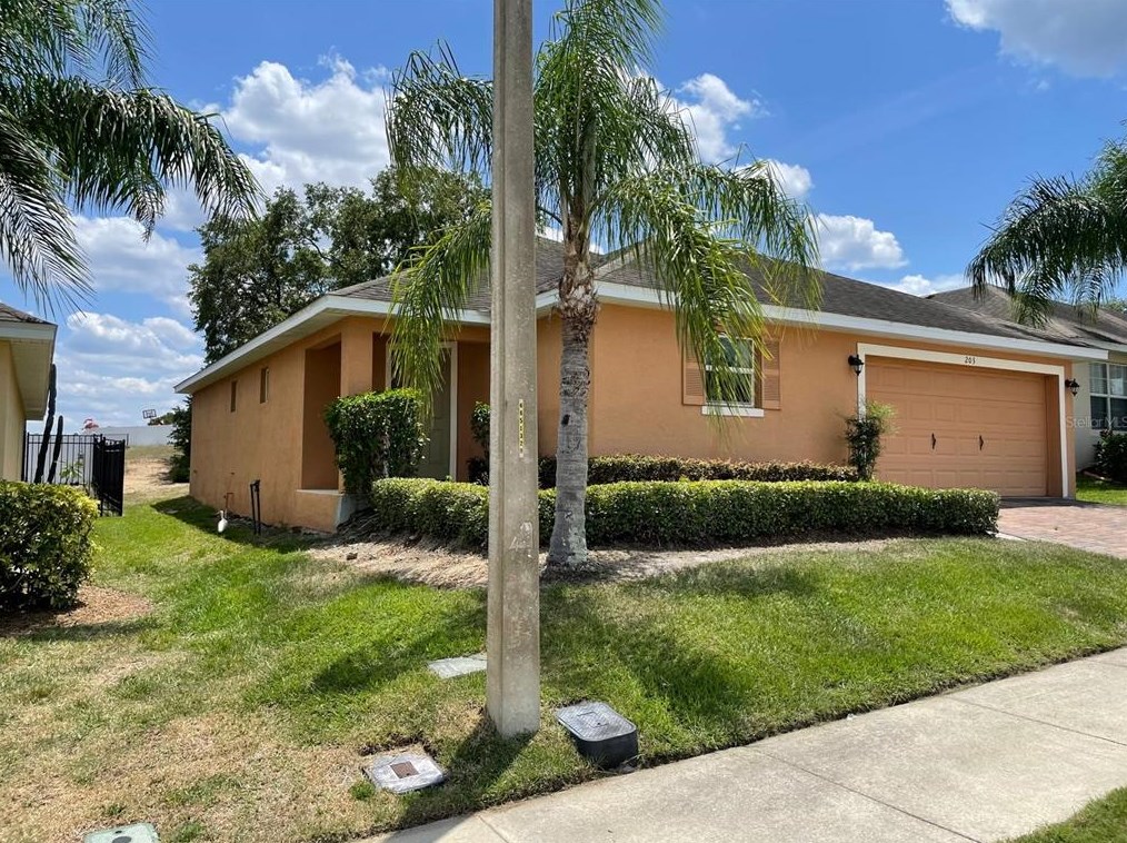 203 Vine Dr, Davenport, FL 33837