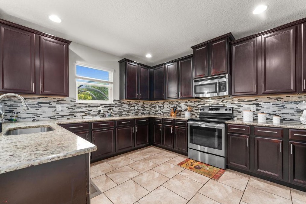 2000 Nations Way, Saint Cloud FL  34769-1821 exterior