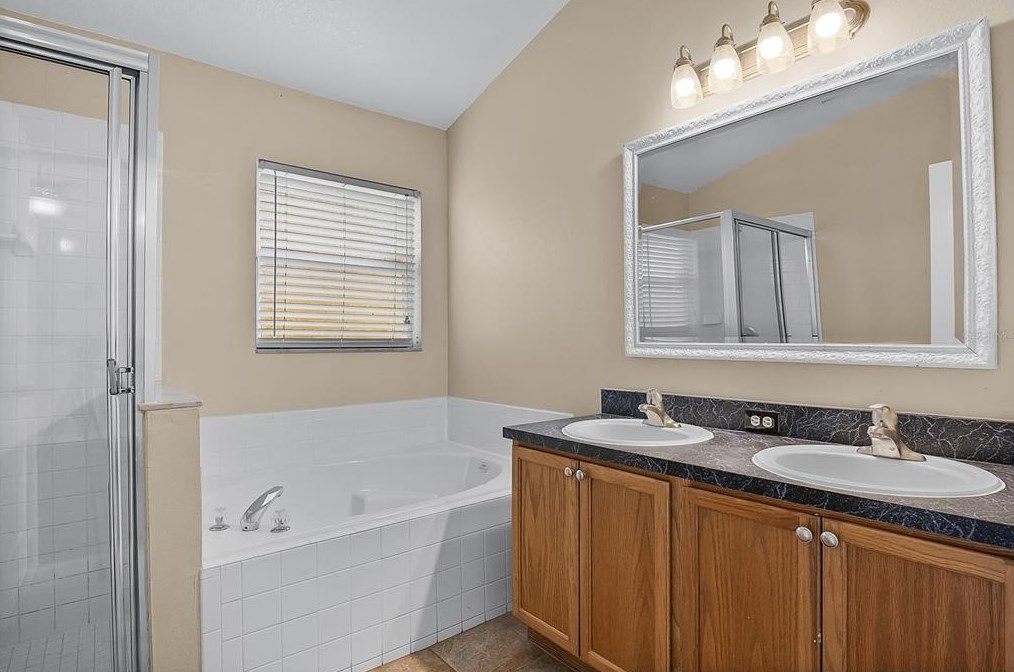 4213 Boca Woods Dr, Orlando FL  32826-2611 exterior