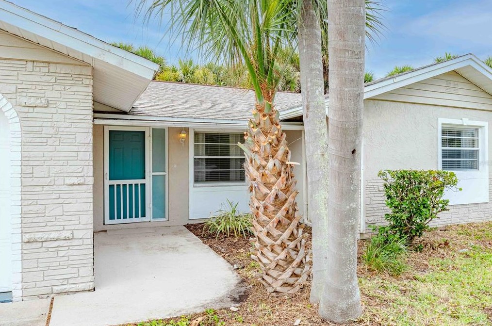 4658 Saxon Dr, New Smyrna, FL 32169