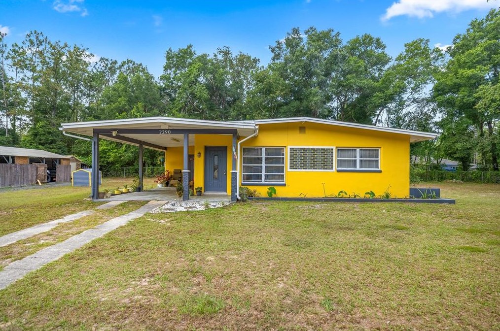 3290 E Griffin St, Inverness, FL 34453
