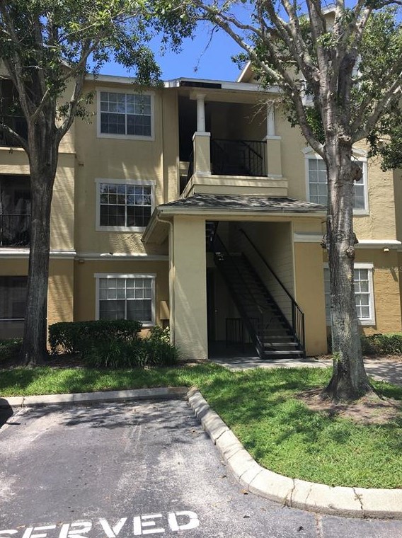 2572 Robert Trent Jones Dr, Orlando, FL 32835-6294
