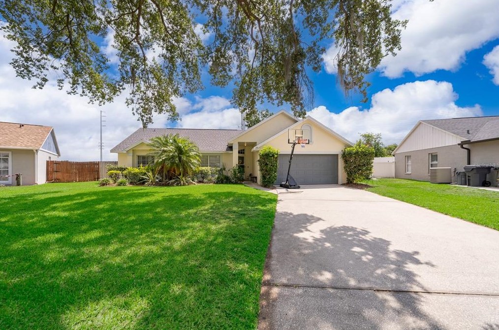 132 Robbins Rest Cir, Davenport, FL 33896-5202
