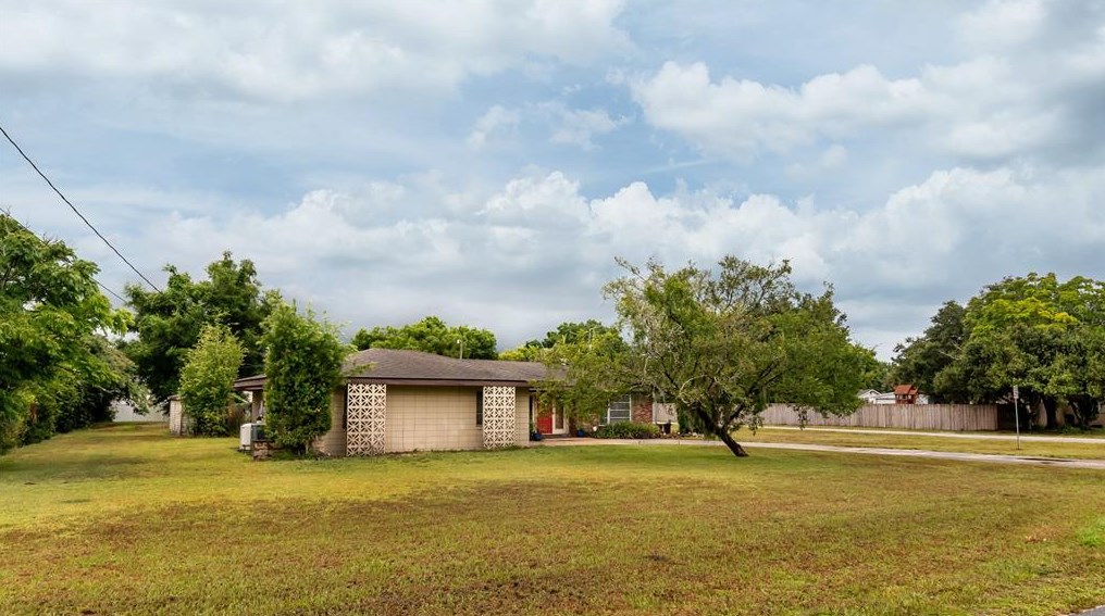 37310 Myrtle Dr, Umatilla, FL 32784