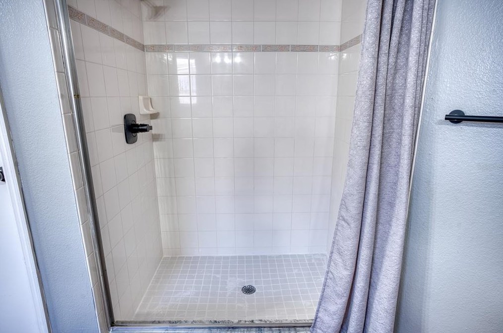 933 Islander Ave, Orlando FL  32825-8130 exterior