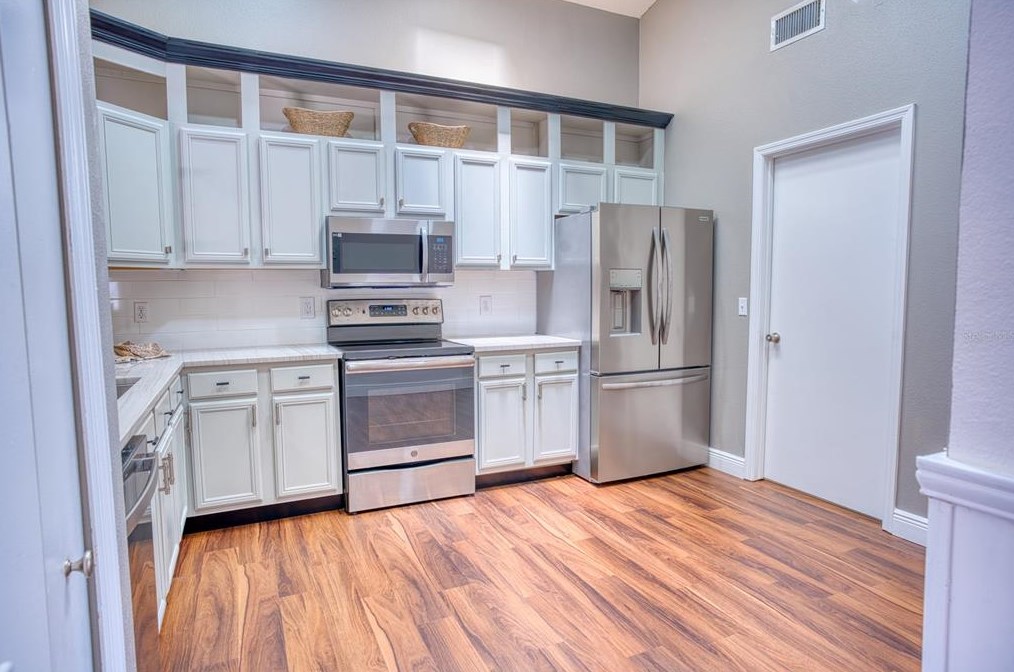 933 Islander Ave, Orlando FL  32825-8130 exterior