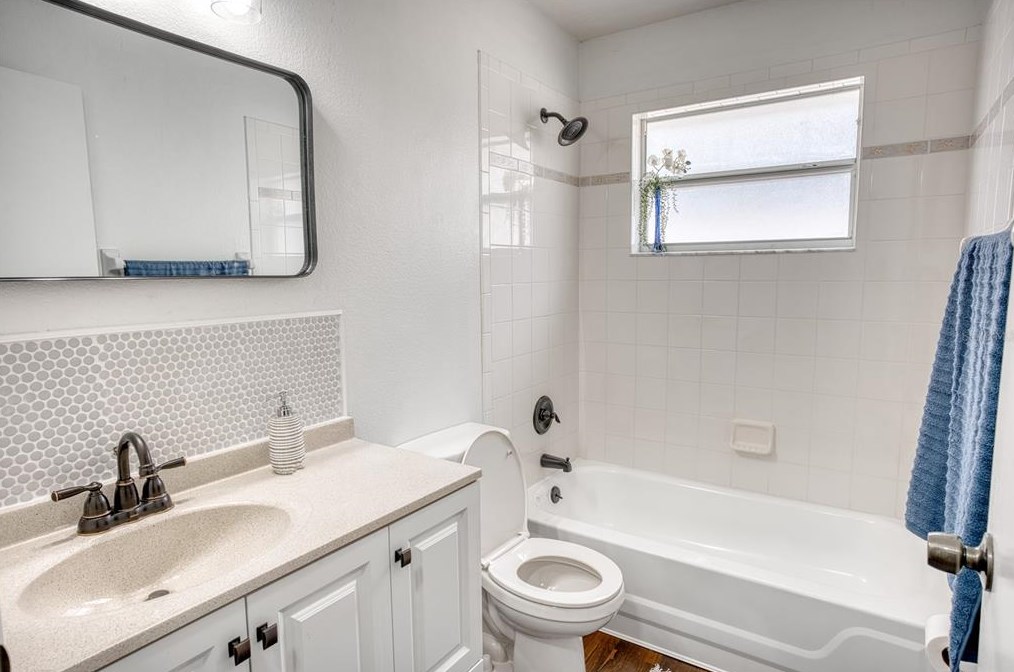 933 Islander Ave, Orlando FL  32825-8130 exterior