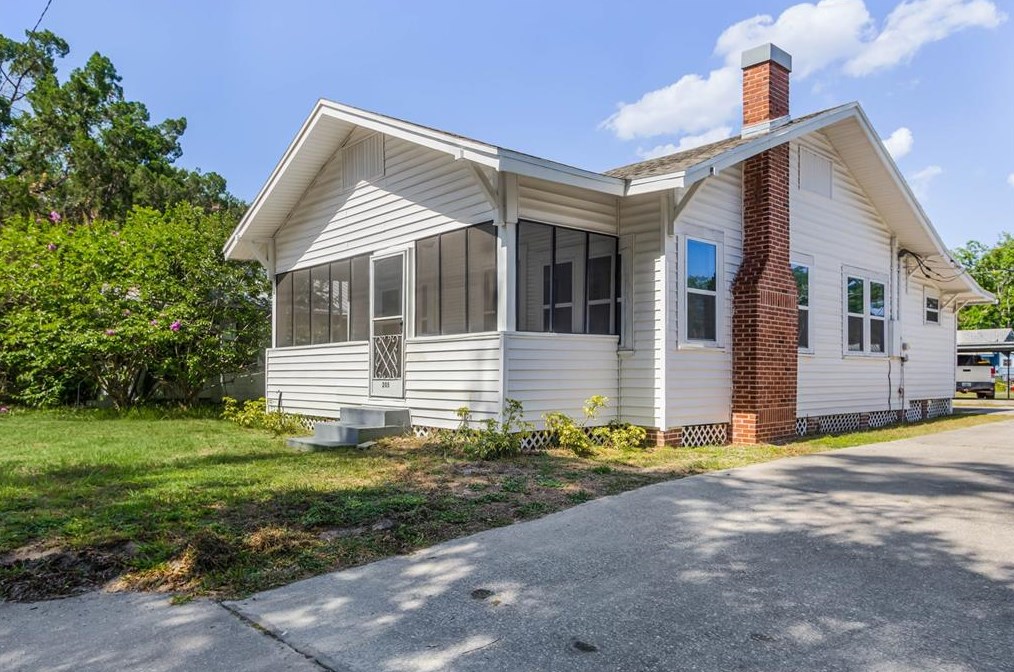 205 3rd St, Winter Garden, FL 34787-3609
