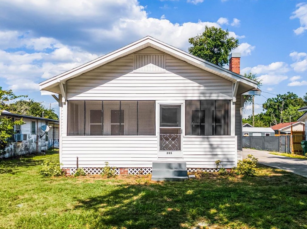 205 3rd St, Winter Garden FL  34787-3609 exterior