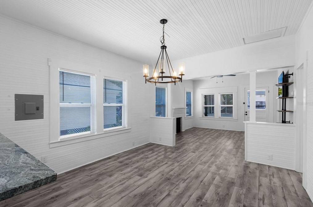 205 3 St, Winter Garden FL  34787-3609 exterior