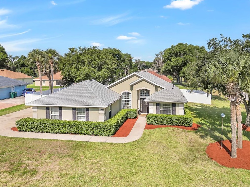 2028 Meadowside Dr, Eustis, FL 32726