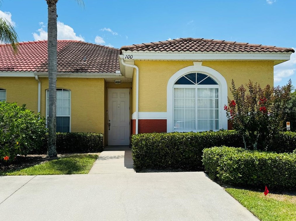100 Ocean Bluff Dr, Kissimmee, FL 34759-5356