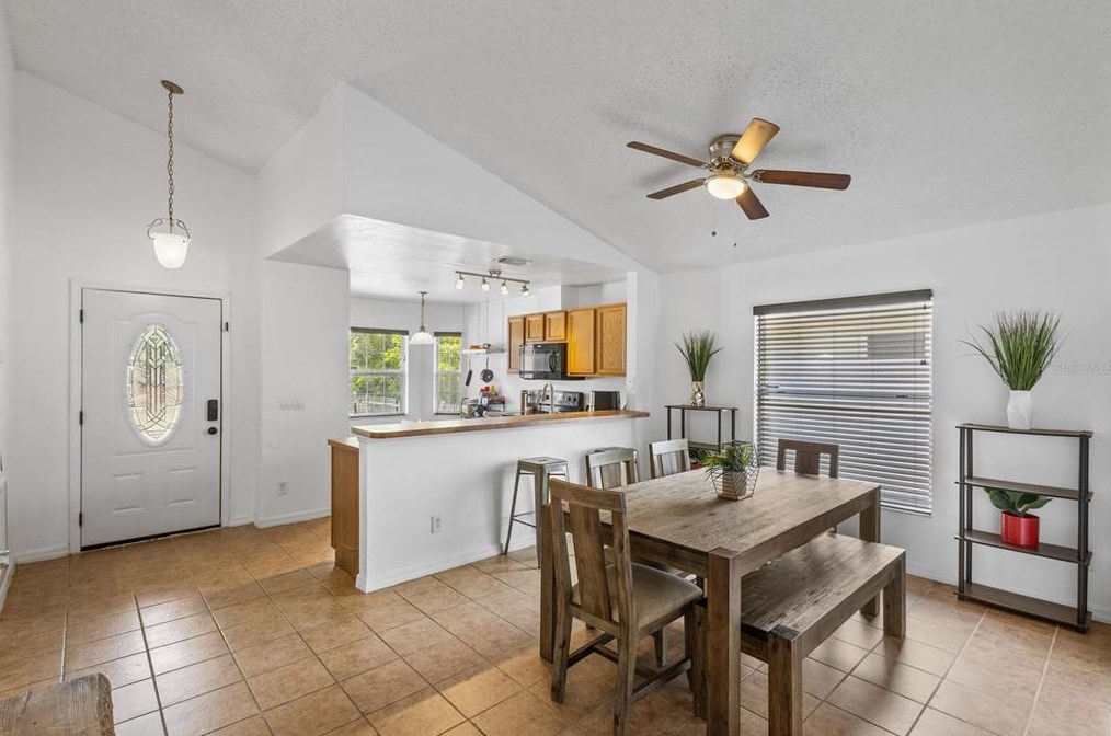 5244 Vatican Ave, Orlando, FL 32810-4172