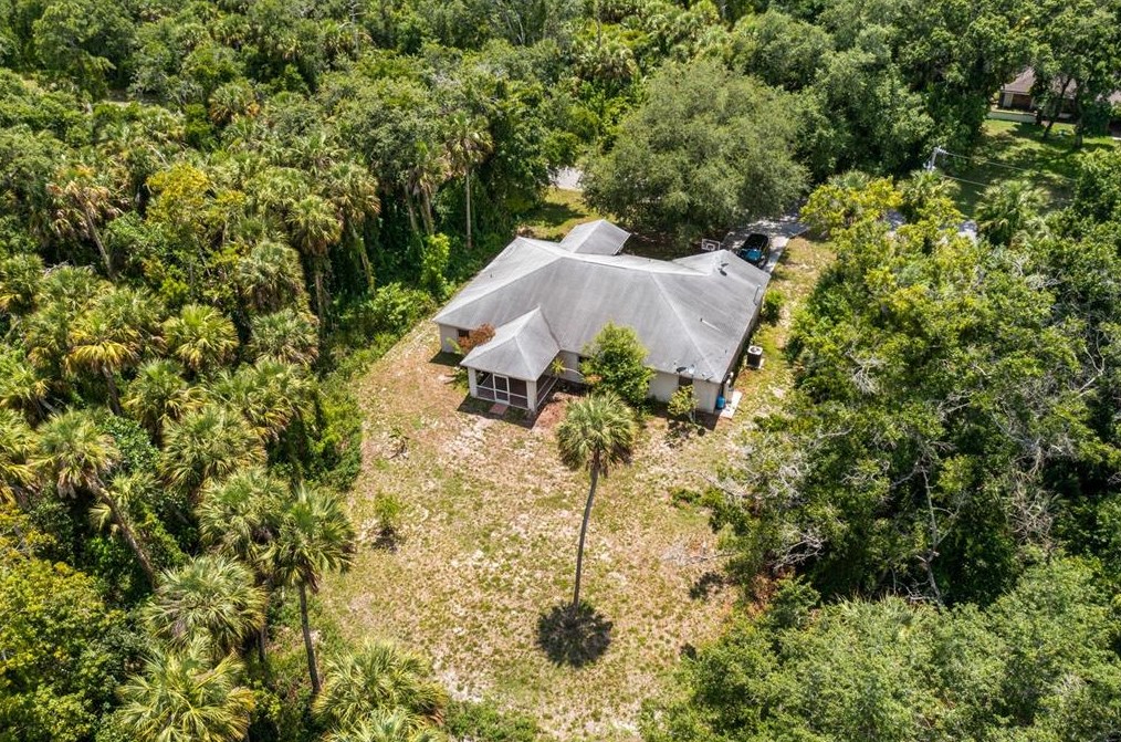 512 Prospect Ave, Lehigh Acres FL 33972-7921 exterior