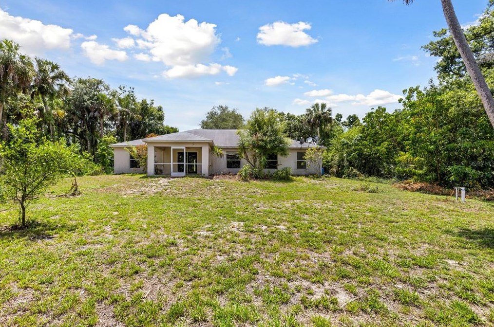 512 Prospect Ave, Lehigh Acres FL 33972-7921 exterior