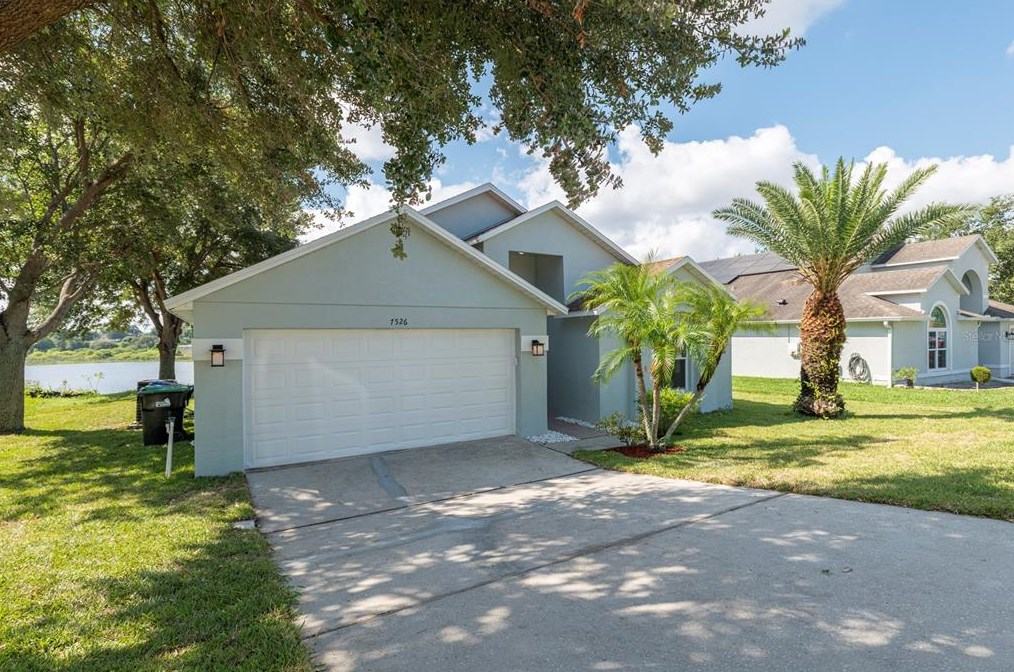 7526 Country Run Pkwy, Orlando FL  32818-8279 exterior